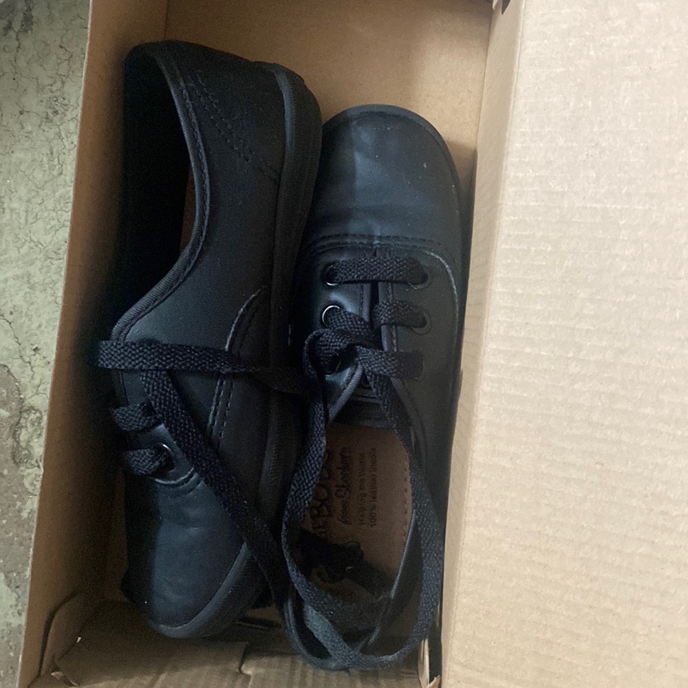 little bobs Skechers size 11 and air 13 good condition